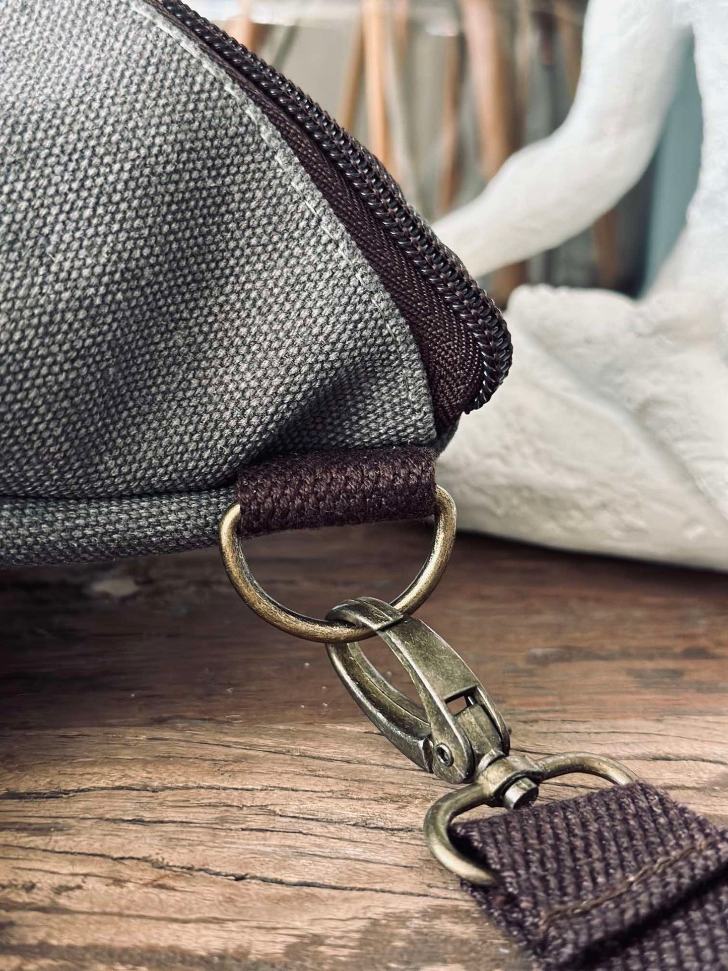 Unisex Bumbag med Justerbar Rem och Rymligt Huvudfack 6