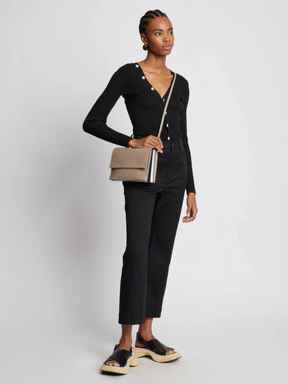 Dam Elegant Slät Läder Väska med Justerbar Axelrem och Tre Rum