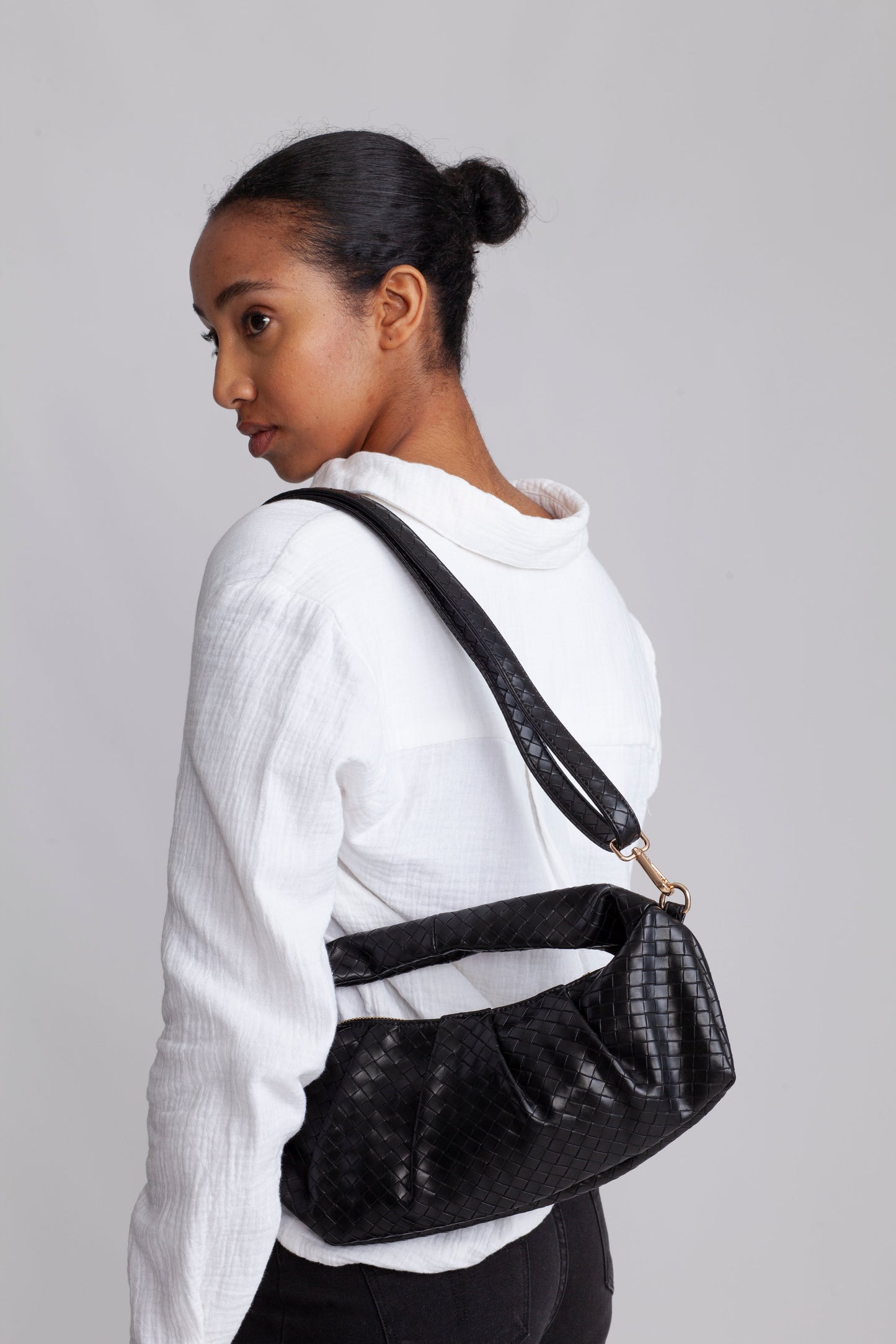 Dam Flätad PU Väska med Justerbar Rem och Blixtlåsstängning