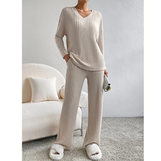 Dam Tvådelad Uppsättning med V-Ringning och Ribbad Struktur