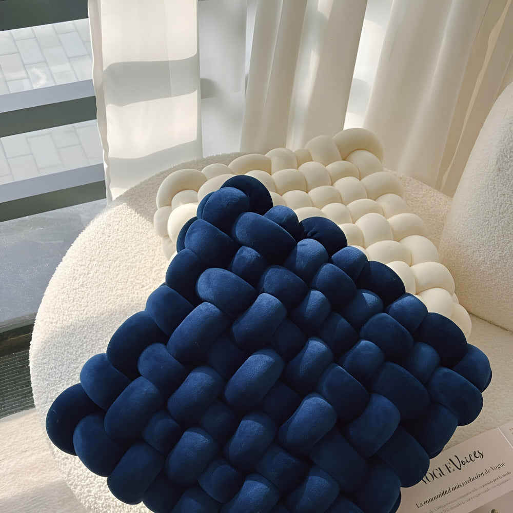 Dekorativ Kudde – Fyrkantig Med Knutdesign För Inredning 1