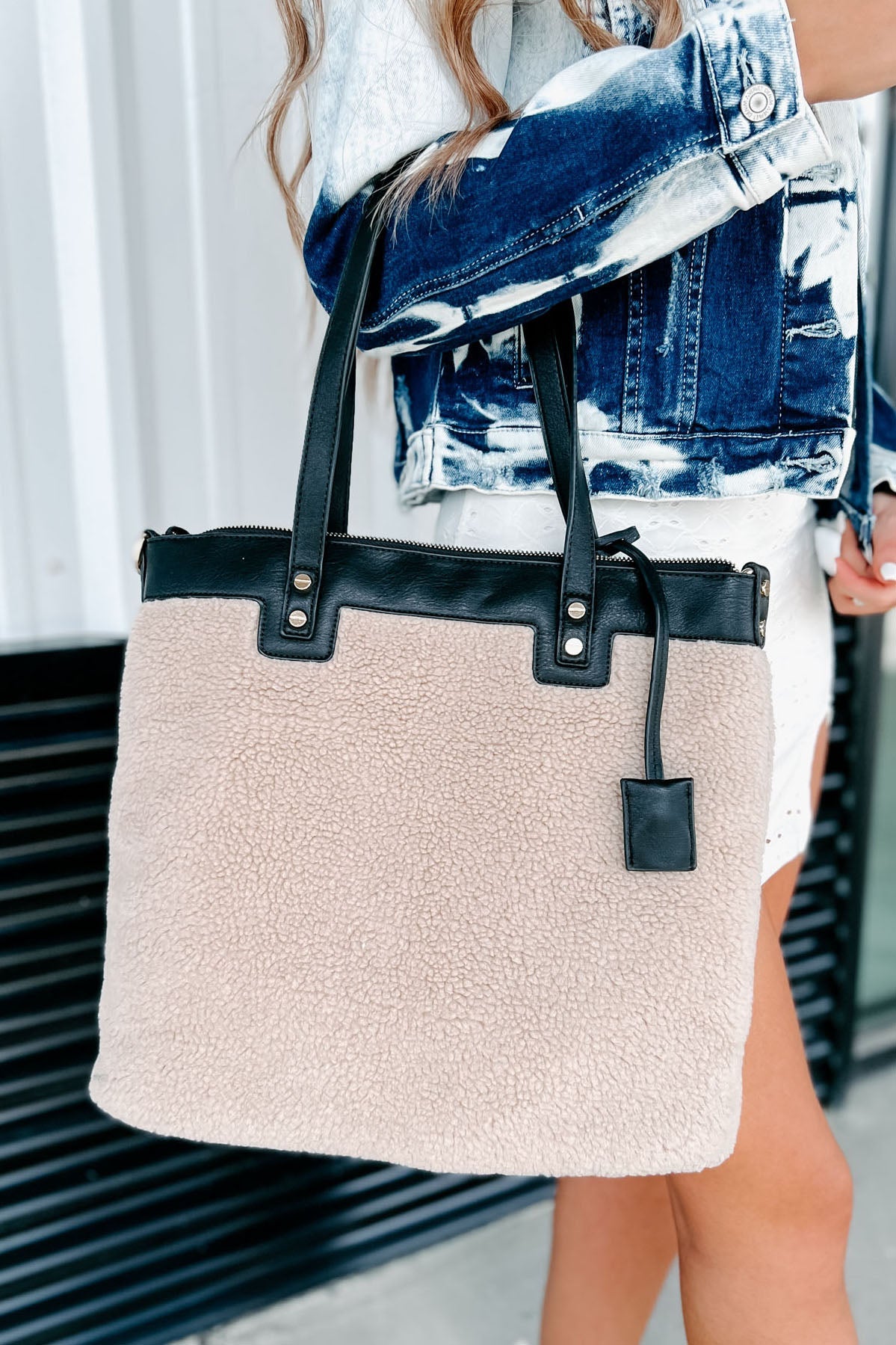 Dams Snygga Sherpa Tote Väska med Avtagbar Nyckelring och Dragkedjestängning