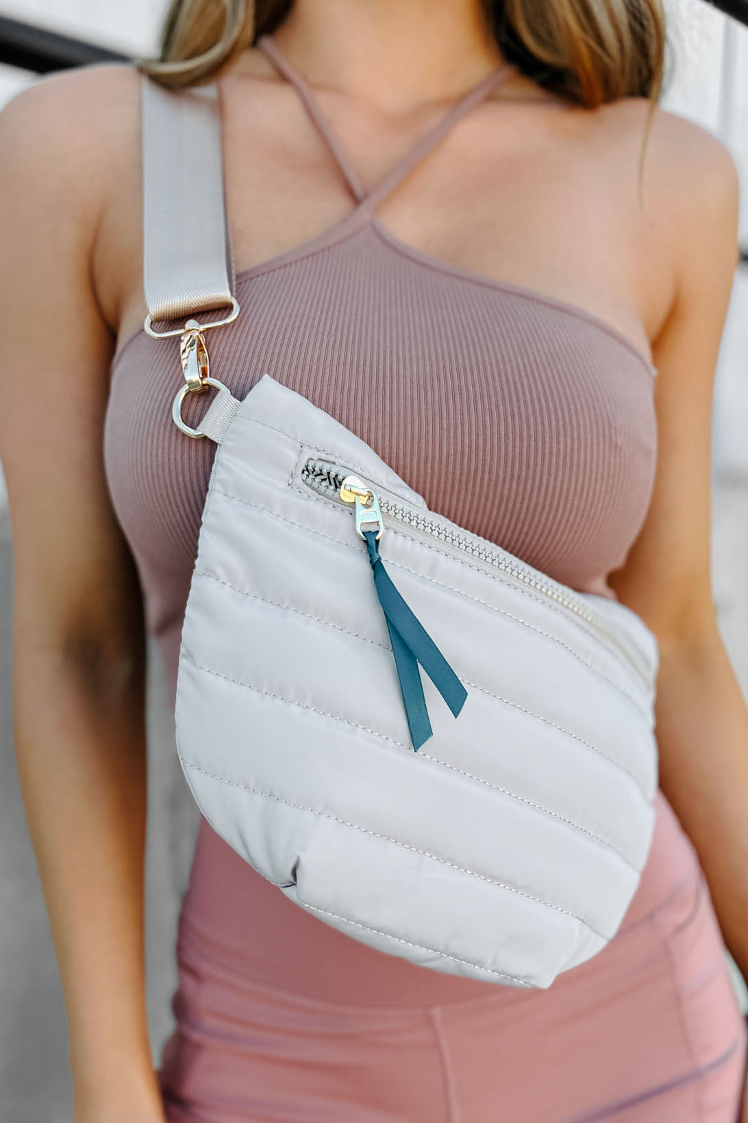 Damens Trendiga Puffermaterial Handväska med Justerbar Rem