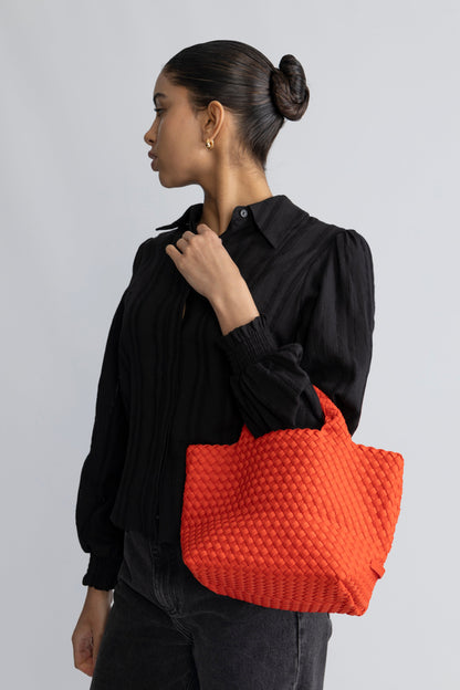 Dam Praktisk Handvävd Neopren Handväska med Avtagbar Axelrem och Stort Huvudrum