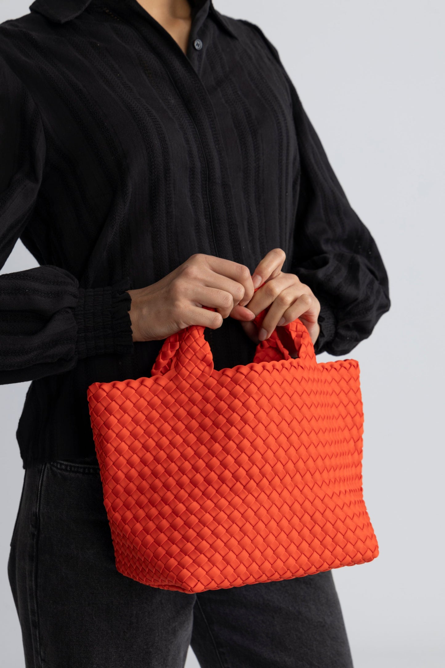 Dam Praktisk Handvävd Neopren Handväska med Avtagbar Axelrem och Stort Huvudrum