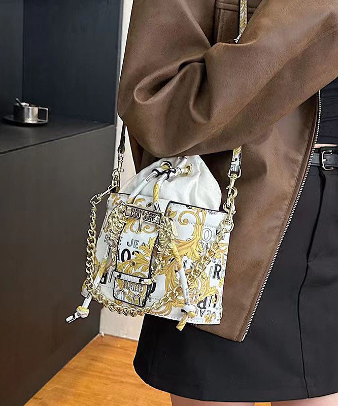 Damernas Trendiga Faux Läder Crossbody Väska med Kedjedetaljer