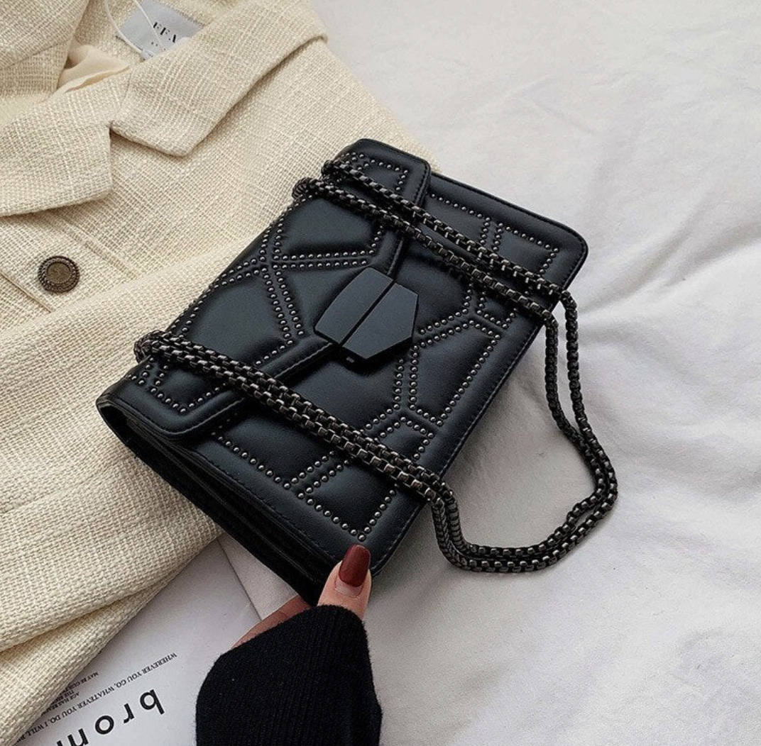 Dianna - Elegant Nitert Liten Skulderveske med Kjedestropp med Nitter for Dame