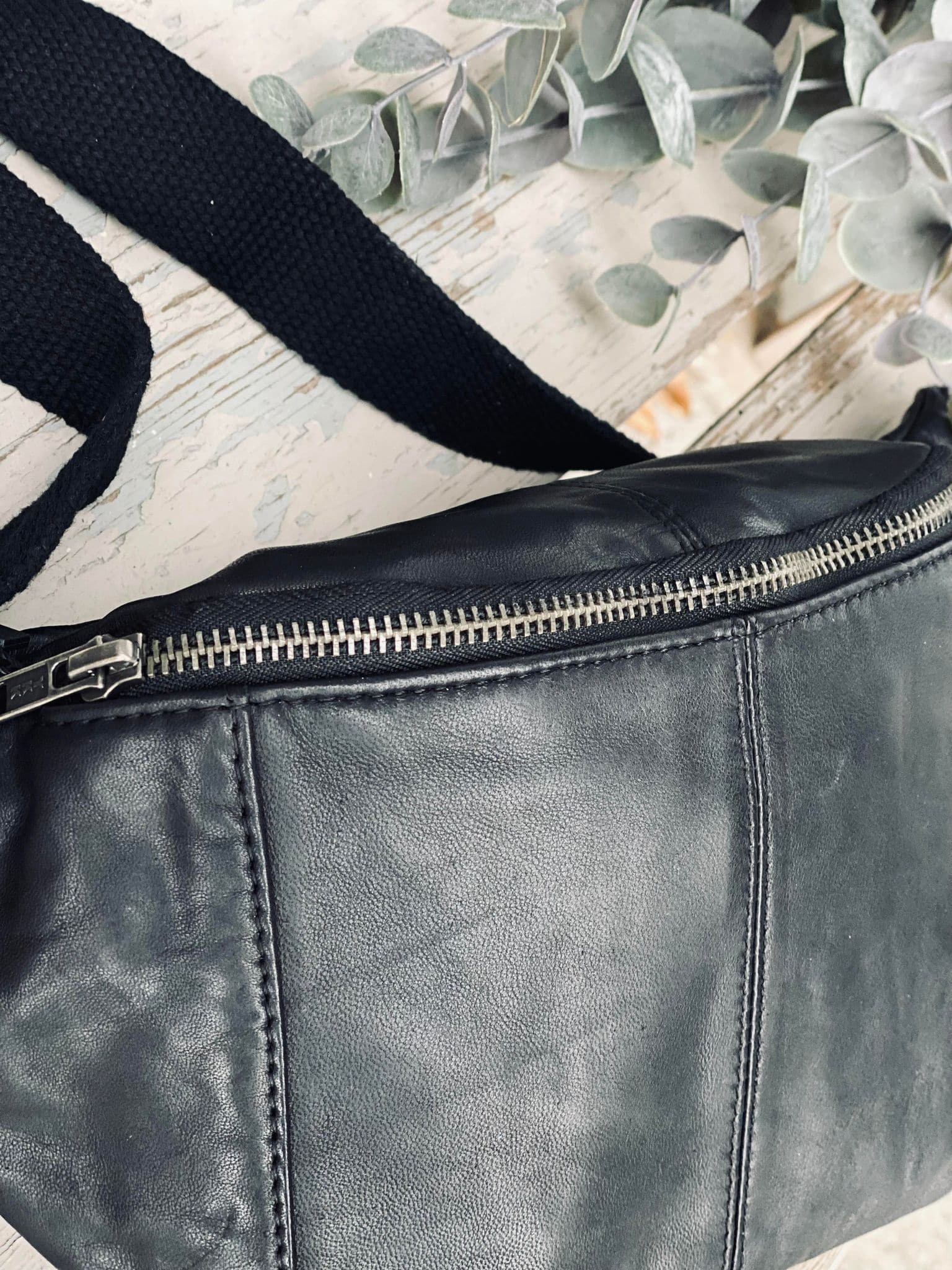 Unisex Justerbar Rumpaväska med Bakficka 6