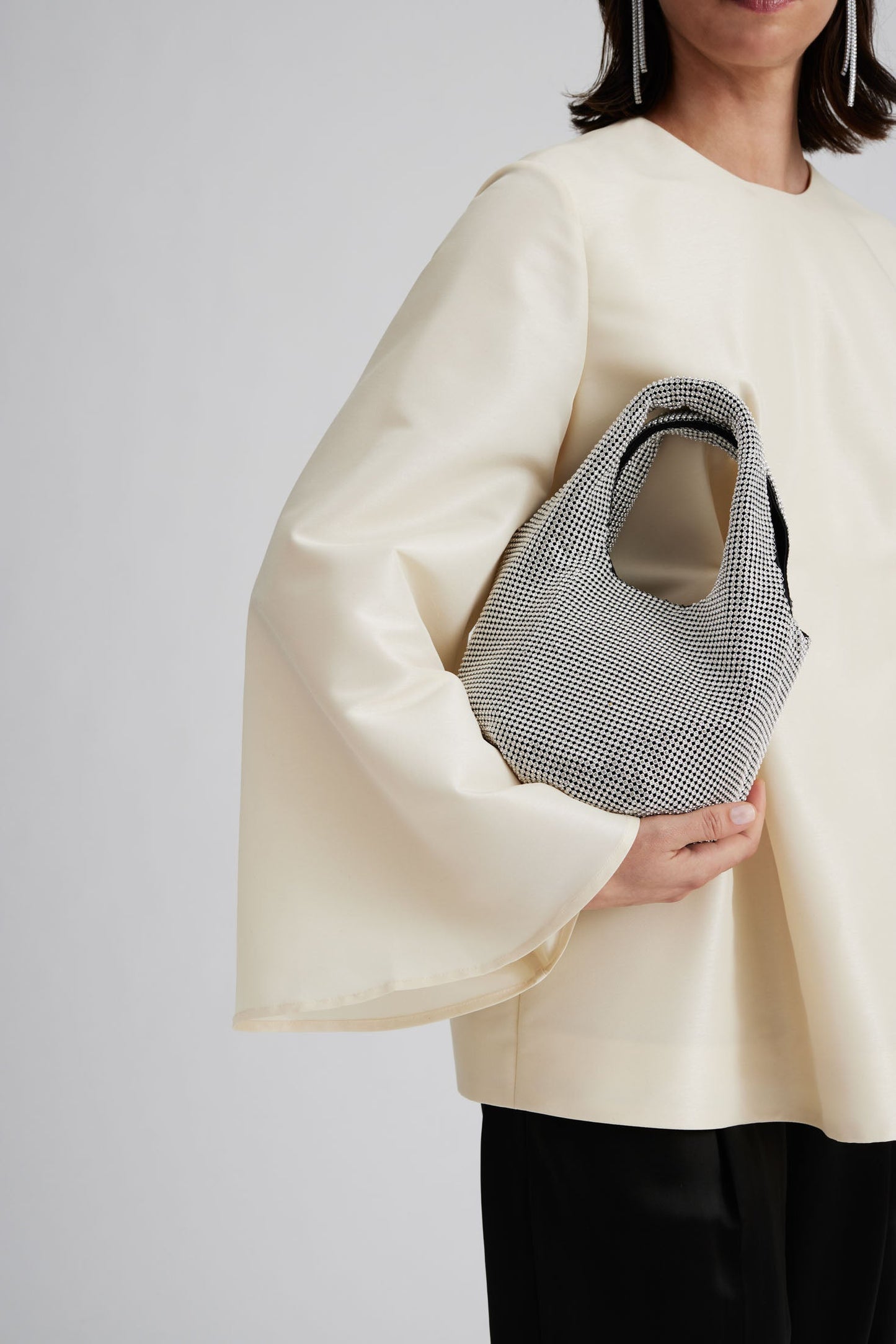 Dam Glittrande Aluminium Handväska med Läderbotten